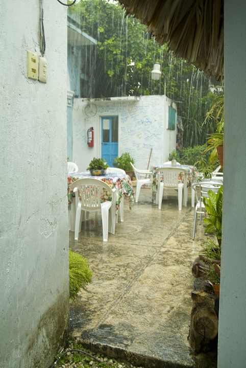 Ein Blick aus der Türe heraus Hostal del Fraile