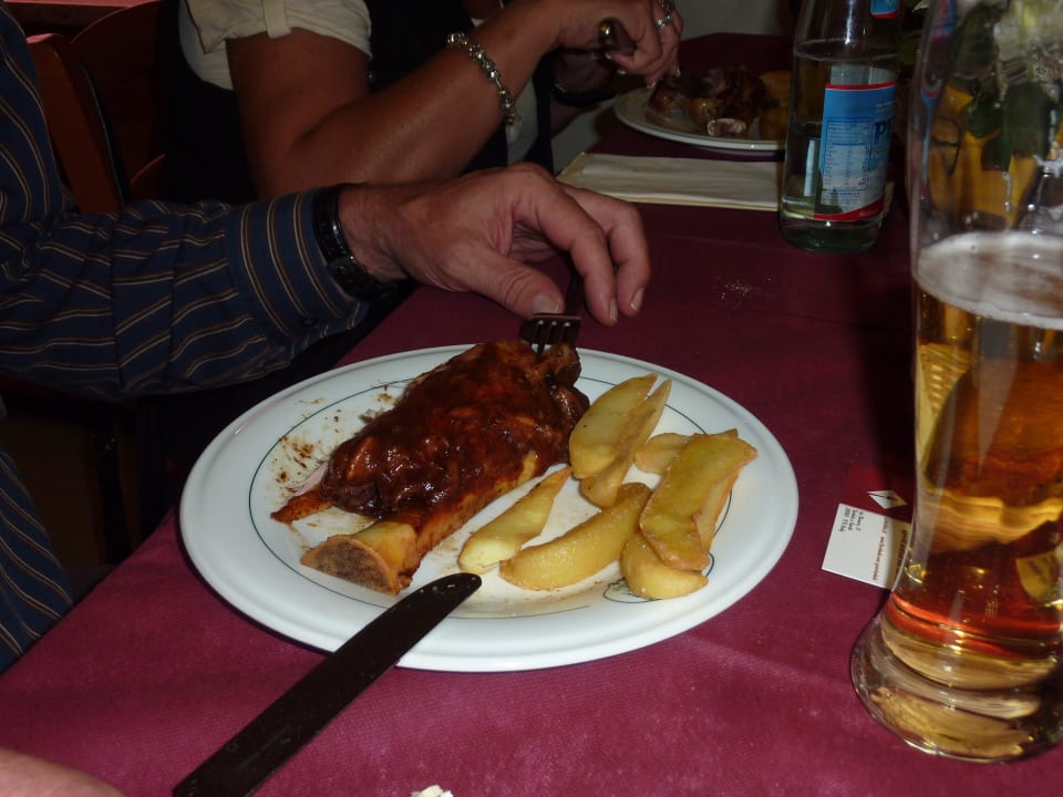 "Schweinshaxe" Hotel Geier