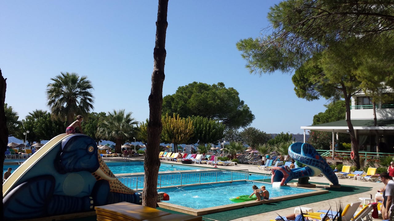 Schöne Poolanlage Hotel Grand Efe