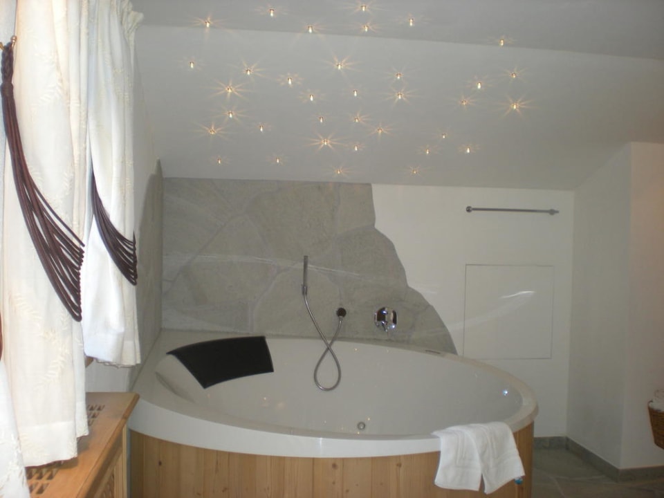 La favolosa vasca idromassaggio Hotel Alpenblick