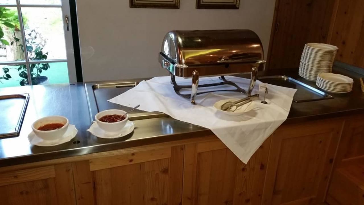 Nachmittagsbüffet - immer ein warmes Gericht Hotel AlpenSchlössl