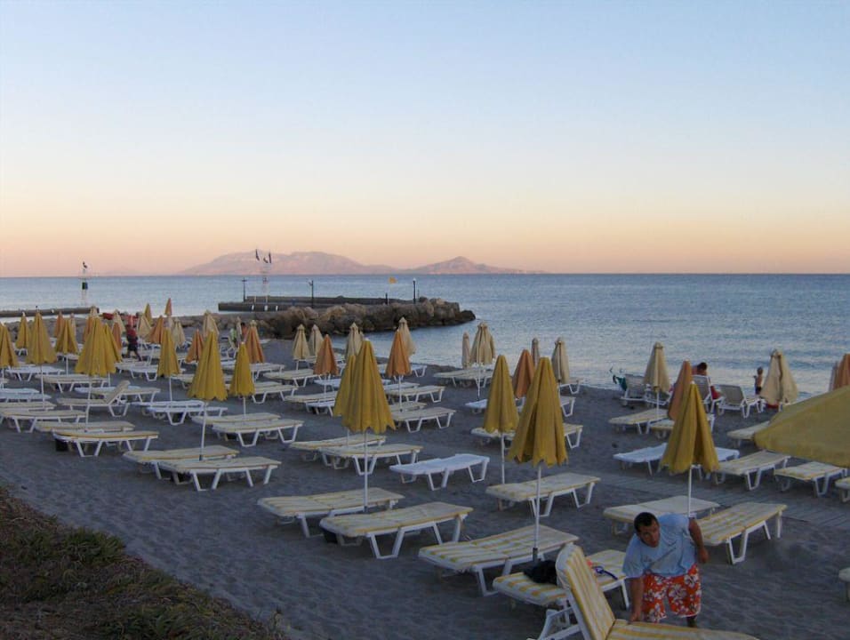 Strand in Abendstimmung Porto Bello Beach