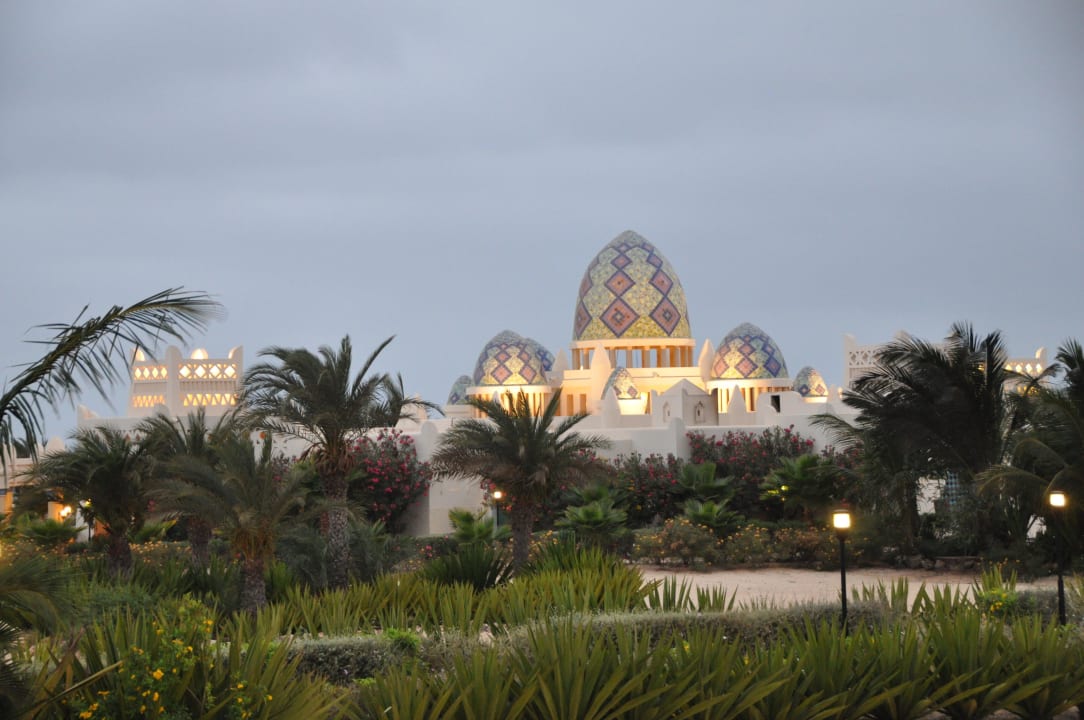 Sehr schöne Bauten  Hotel Riu Karamboa