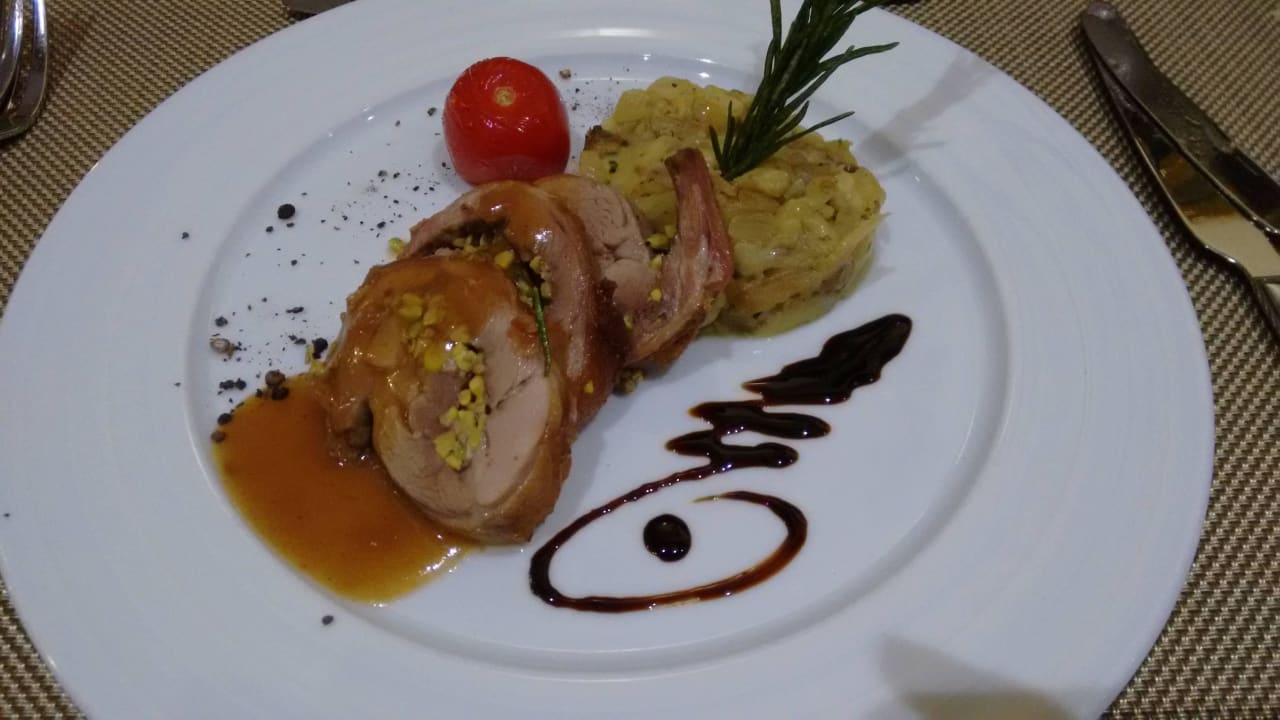 Lammrouladen - Palmiye Hauptrestaurant Acanthus Cennet Barut Collection