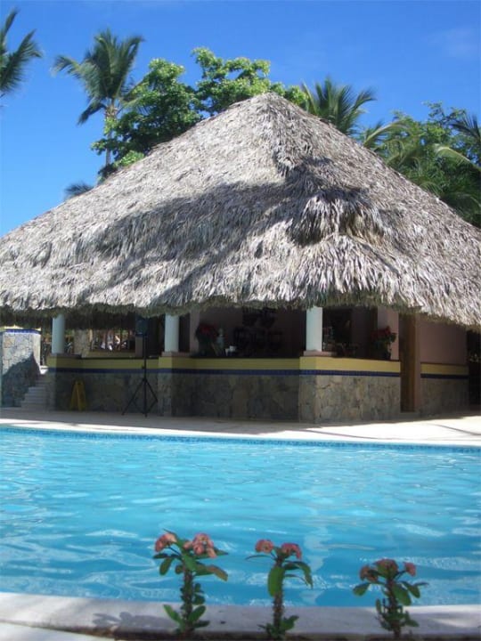 Poolbar am dritten Pool Wyndham Alltra Samana