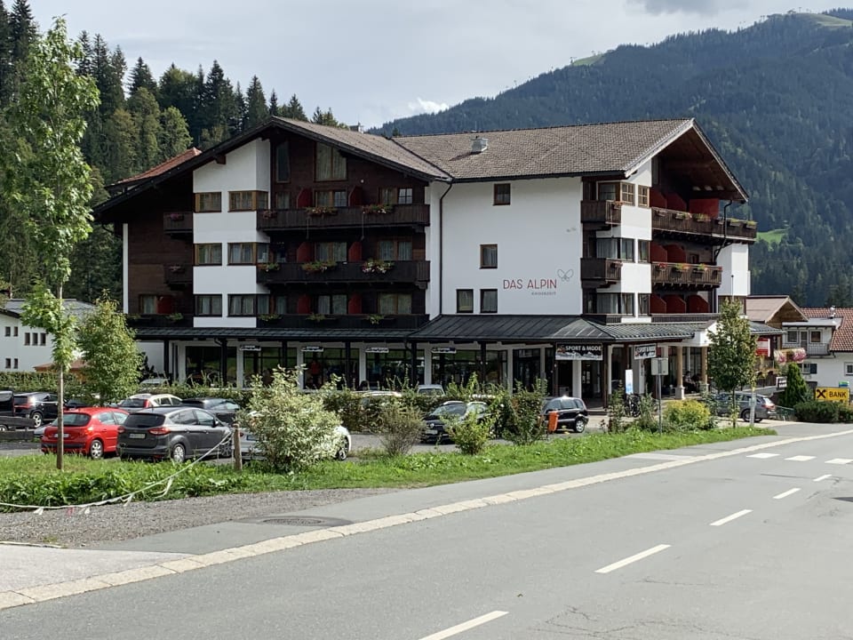 Außenansicht Garni Hotel - Das Alpin Kaiserzeit