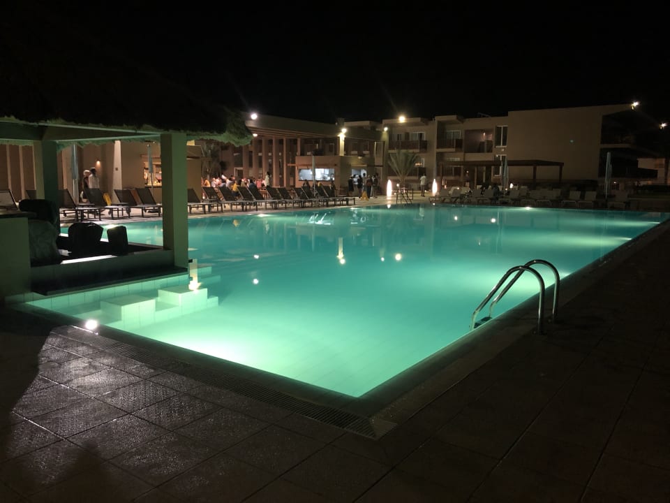 Pool Oasis Salinas Sea