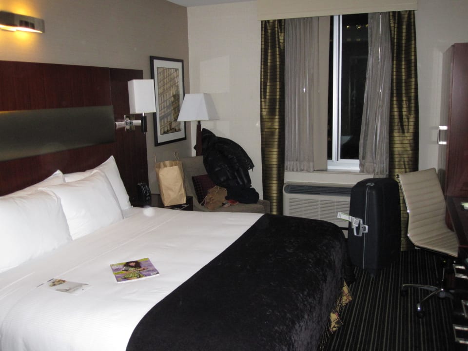 Bett DoubleTree Hotel by Hilton New York City- Financial District