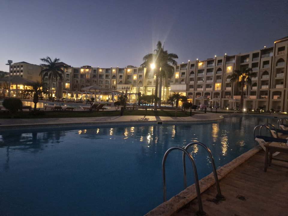 Außenansicht SUNRISE Alora Aqua Park Resort