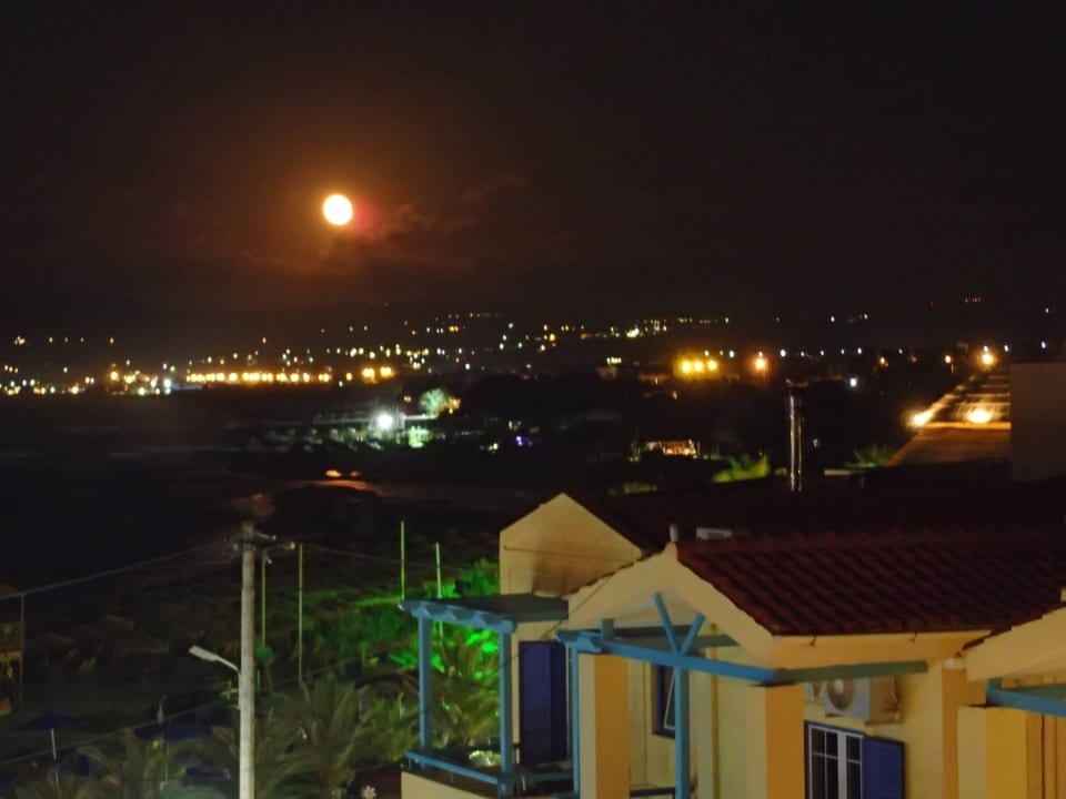 Mondaufgang vom Zimmer gesehen Hotel Corissia Princess