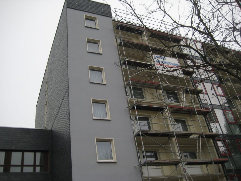 Zwar zur Zeit im Gerüst                  6 Etagen  Familotel Aparthotel am Rennsteig