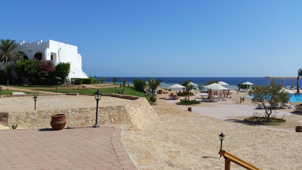 Poolanlage Three Corners Equinox Beach Resort