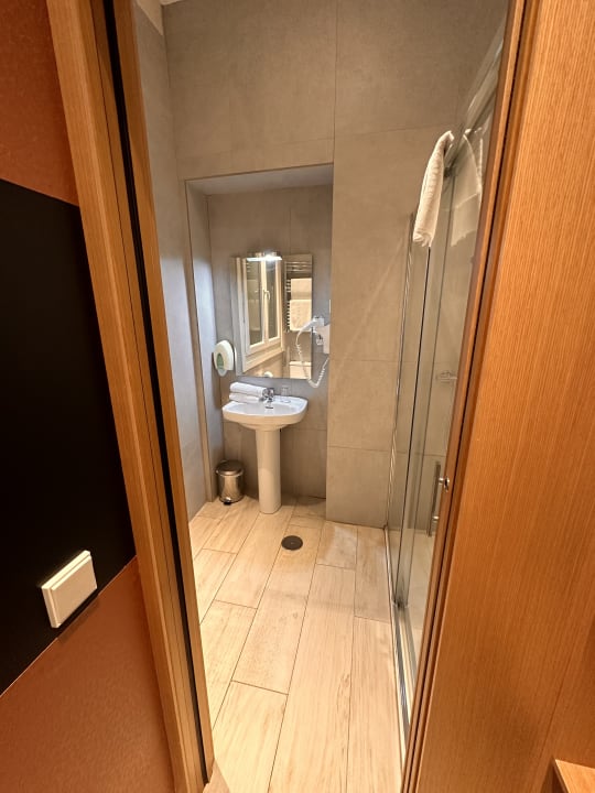 Zimmer Hostal Cervelo