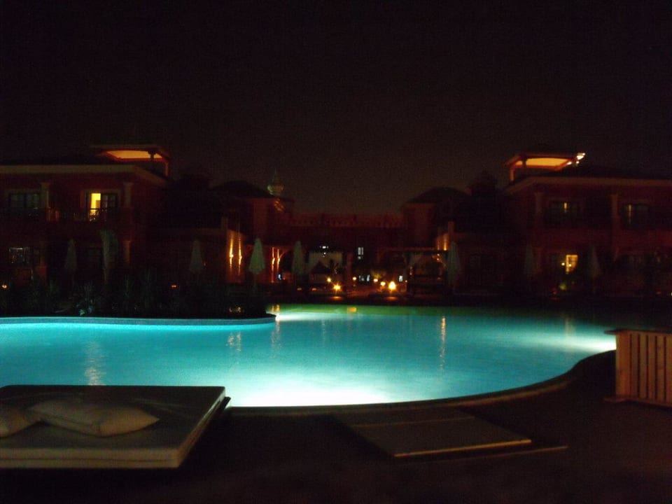 Kolejny z dziewięciu basenów w hotelu Pickalbatros Alf Leila Wa Leila Resort - Neverland Hurghada