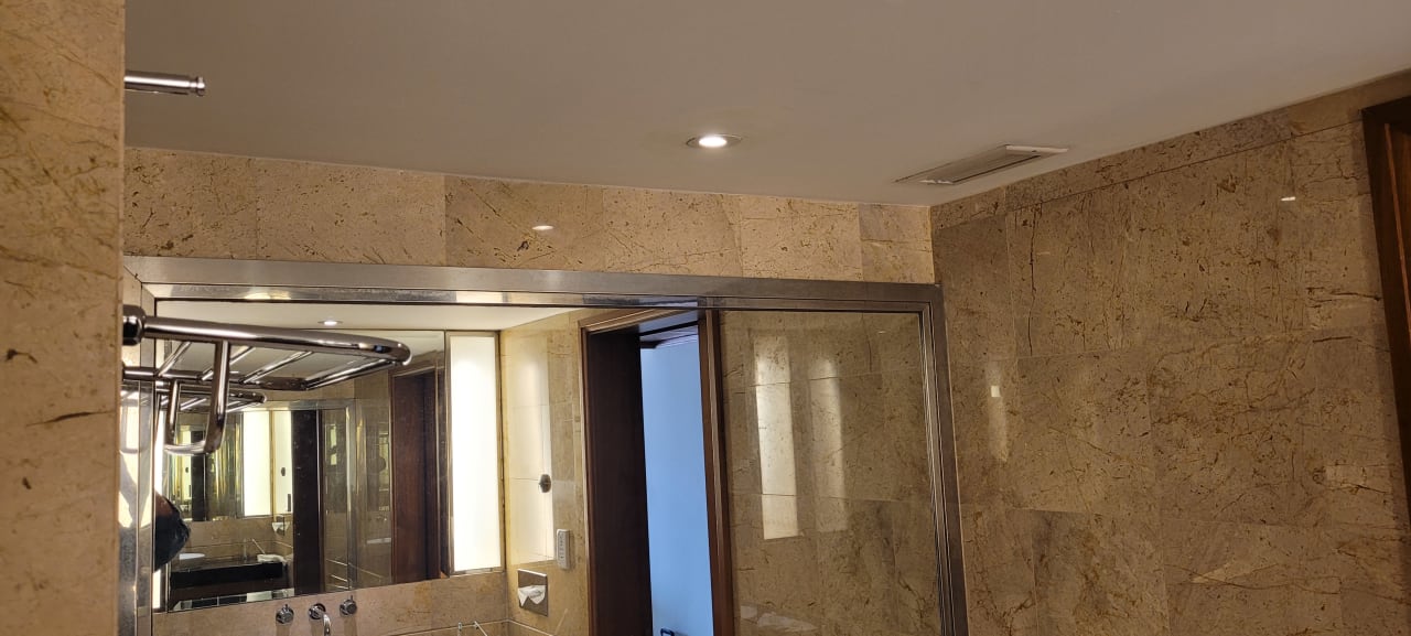 Zimmer Royal Orchid Sheraton Hotel & Towers