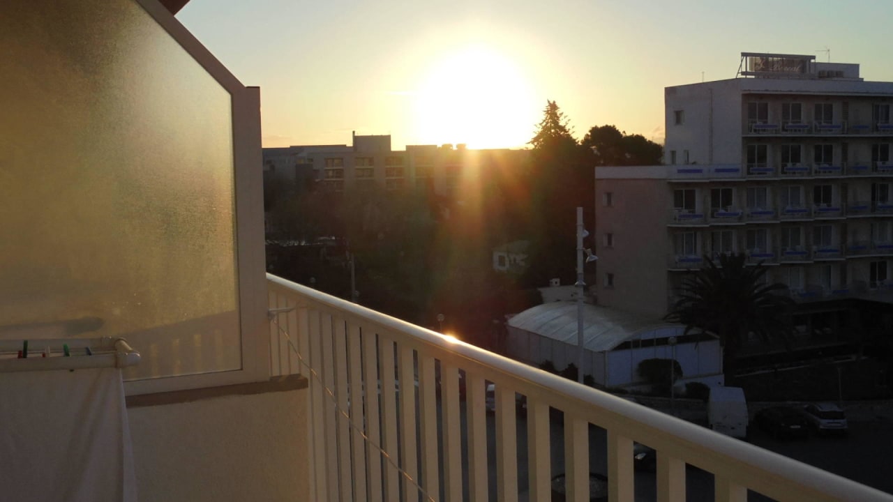 Ausblick vom Balkon Zimmer 406 Hotel Luxor