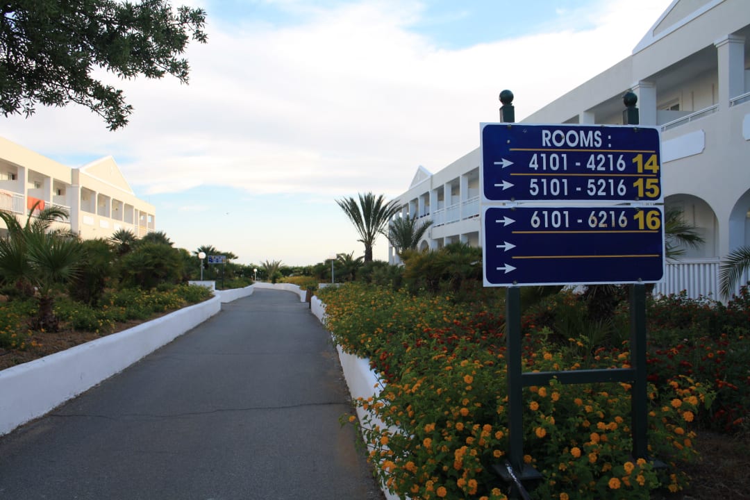 Blick in Richtung Unterkunft Sandy Beach Resort