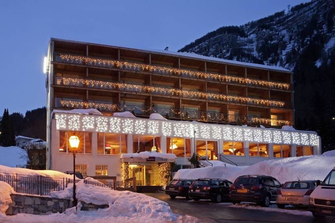 Winterbild Hotel Le Bristol