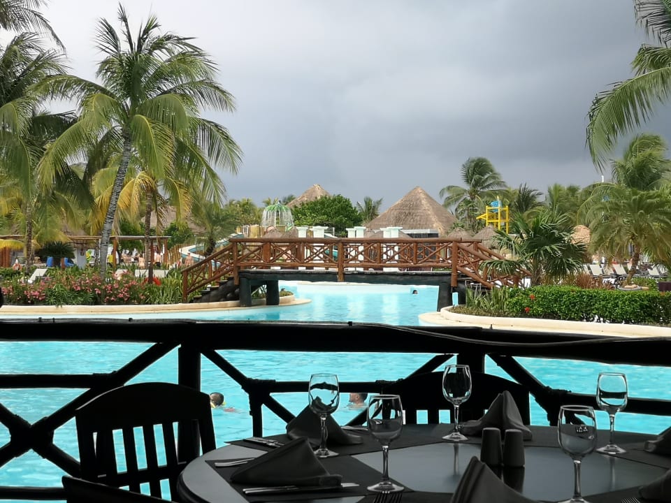 Pool Grand Palladium Colonial Resort & Spa