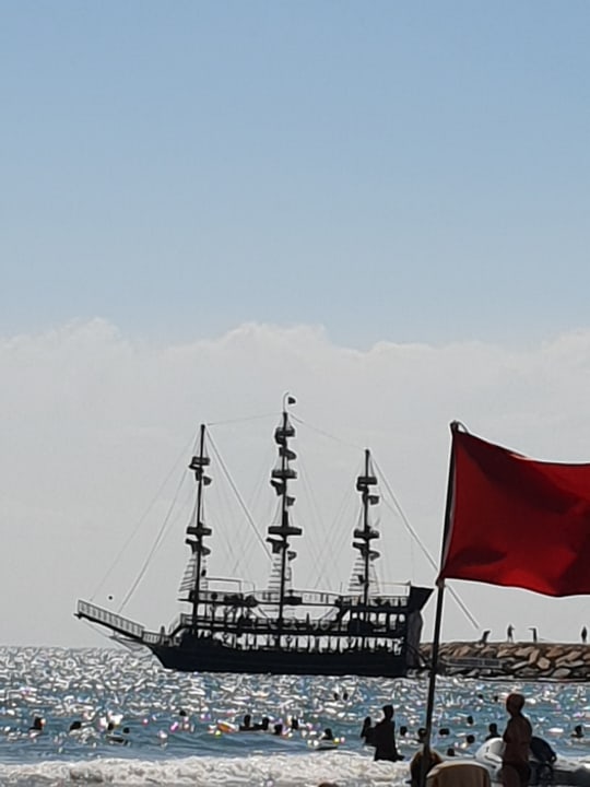 Strand Port Side Resort Hotel