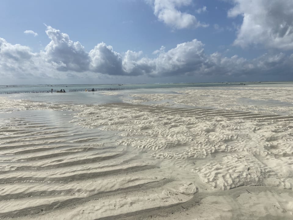 Strand Neptune Pwani Beach Resort & Spa