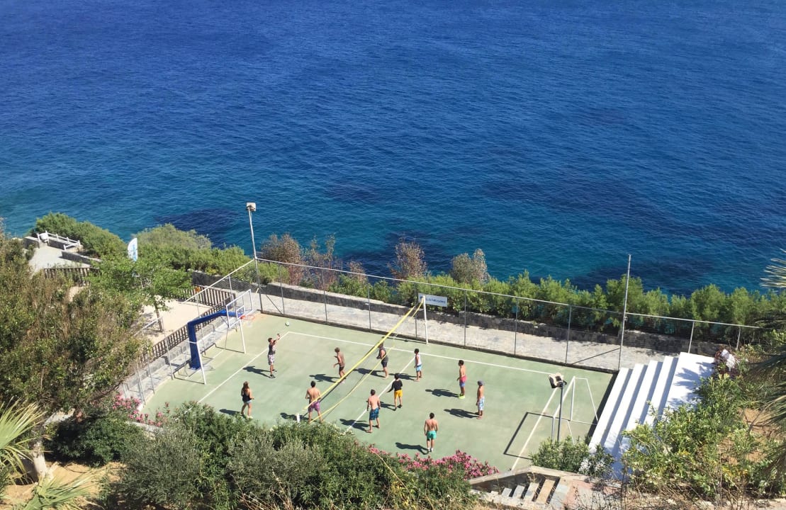 Volleyball  Peninsula Resort & Spa