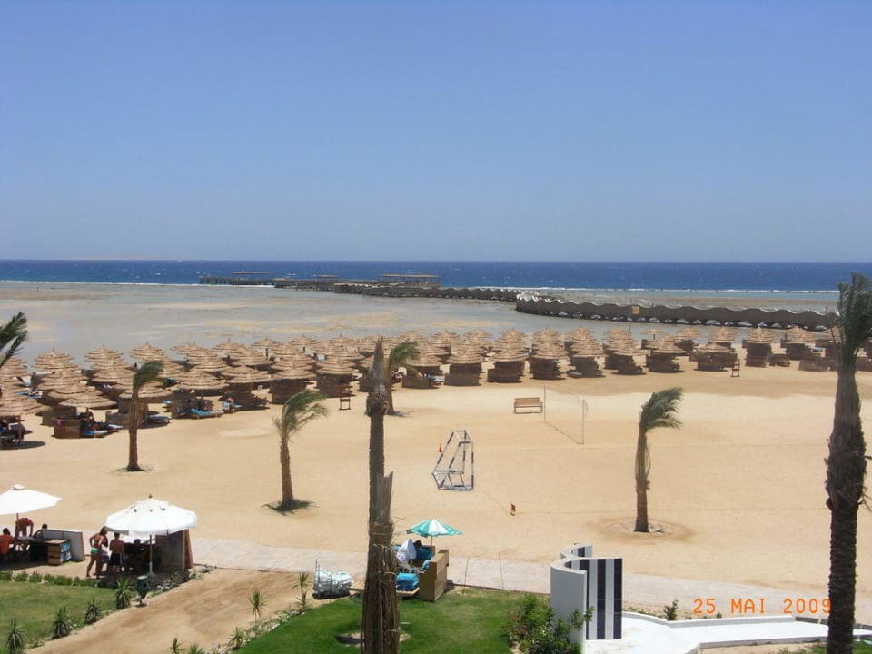 Laufsteg zum Meer Titanic Beach Spa & Aqua Park