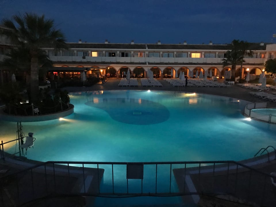 Pool blau punta reina