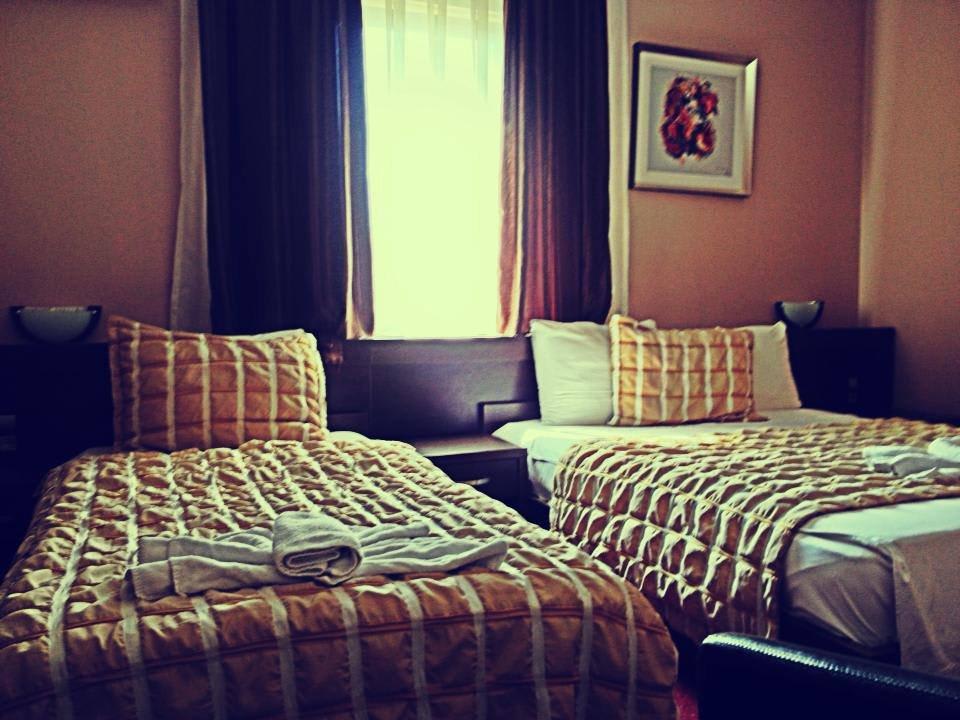 Room 103 Hotel Real