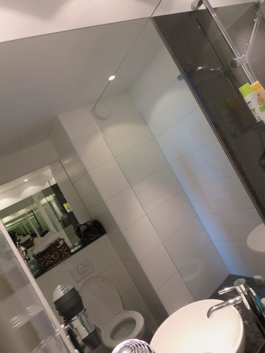 Bad Motel One Köln-Mediapark