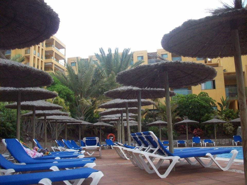 Unterer Pool und Liegen SBH Club Paraiso Playa