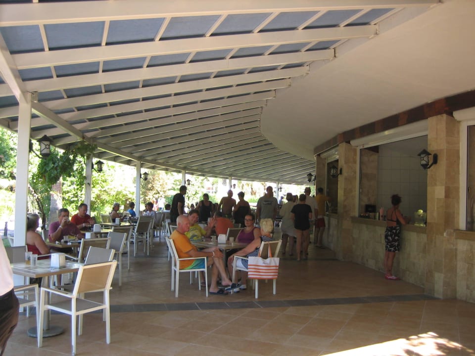 Mittagessen unter dem Theater Nähe Strand Seaden Sea World Resort & Spa
