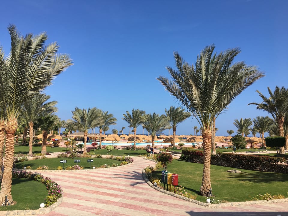 Gartenanlage Three Corners Sea Beach Resort