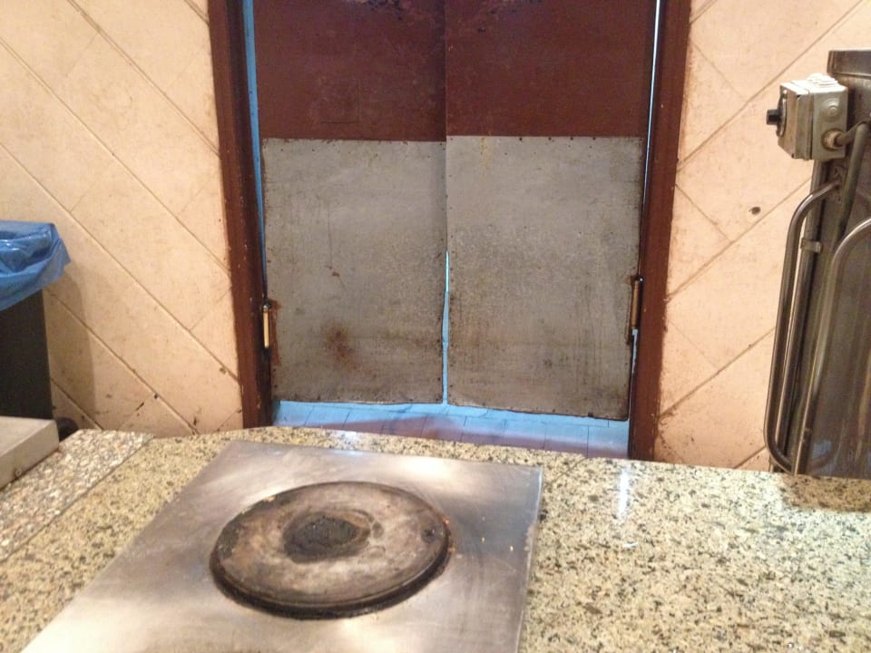 Putfrau hat wohl Urlaub Riviera Aqua Park Resort