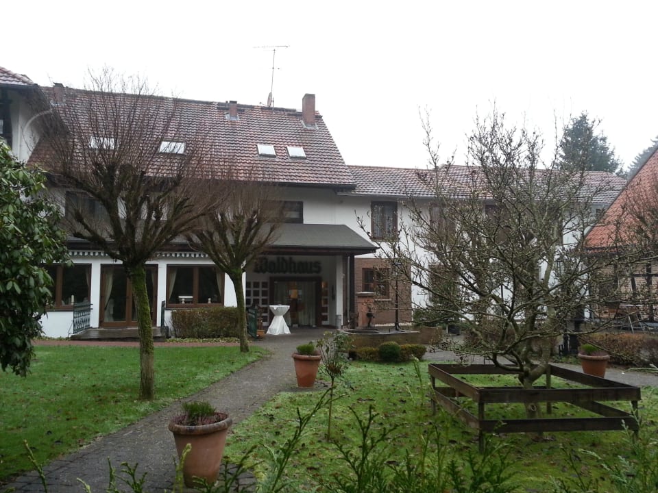 Hoteleingang Landhotel Waldhaus