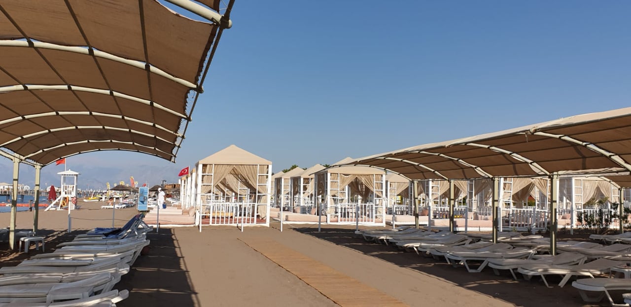Strand Saturn Palace Resort Hotel