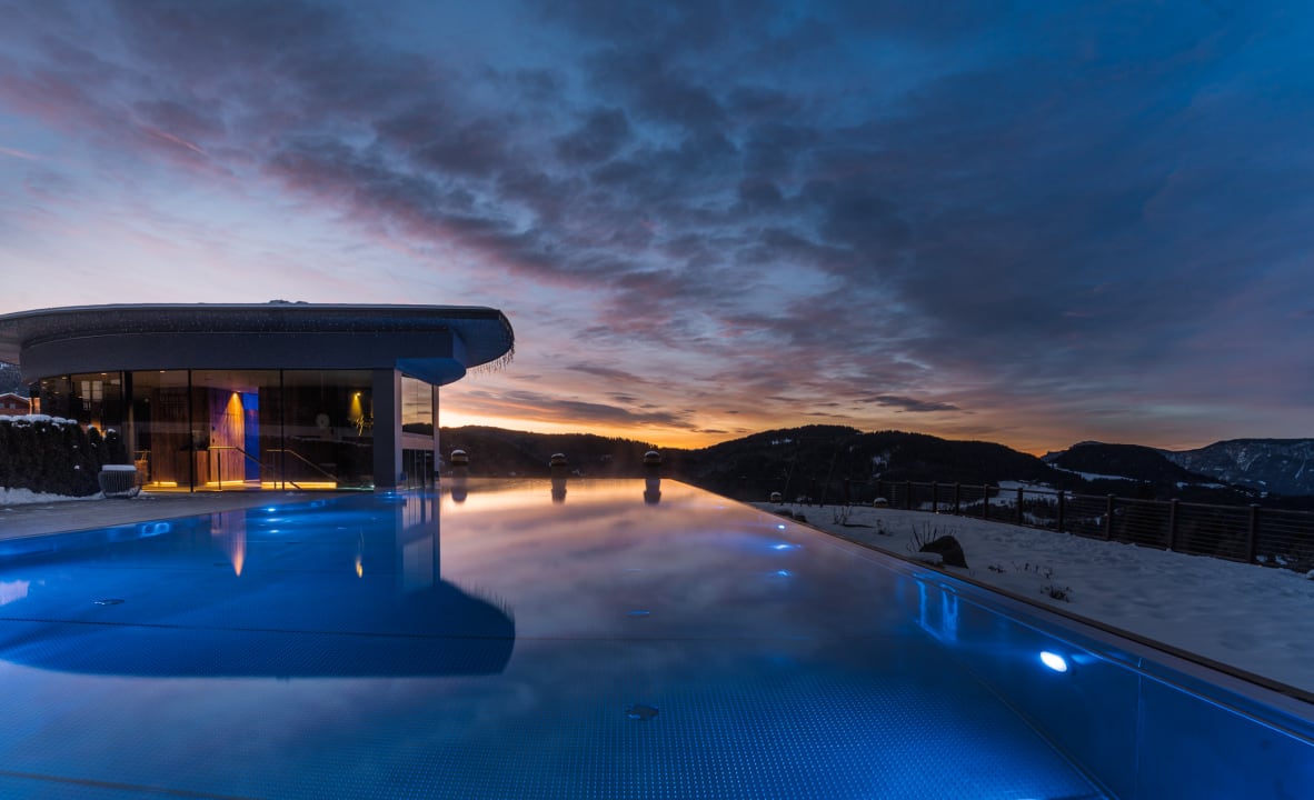 Pool Hotel Chalet Mirabell