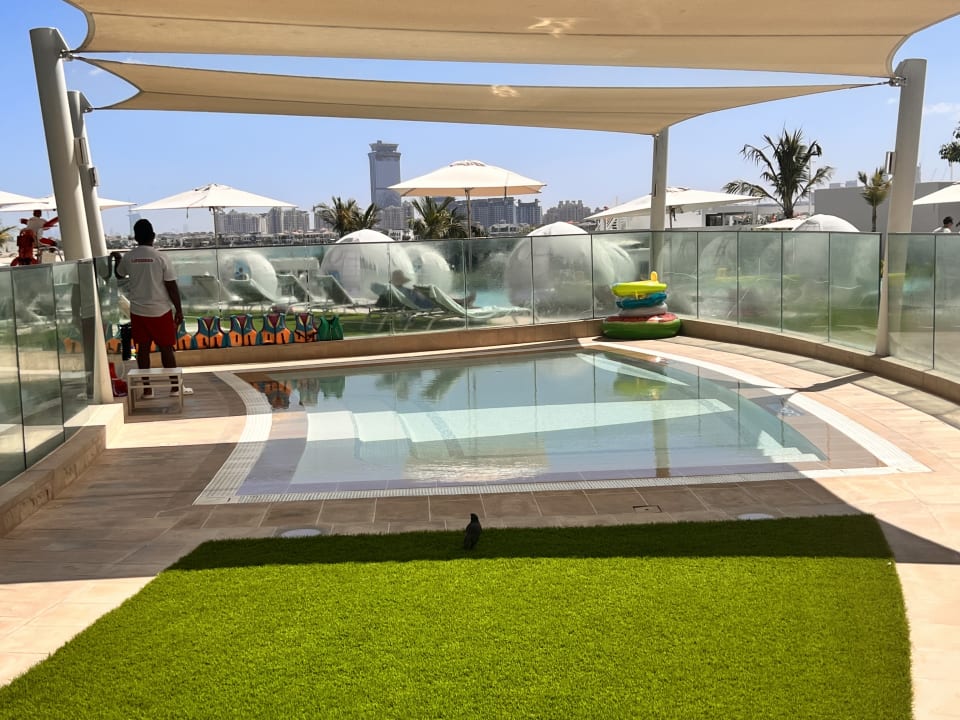 Pool W Dubai - The Palm