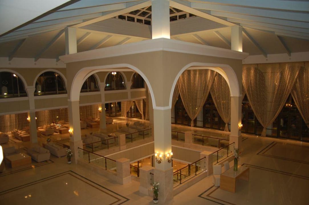 Die Hotellobby Porto Bello Royal