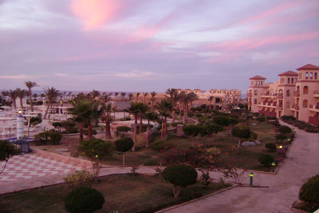 Общий вид отеля Pensée Royal Garden Beach Resort