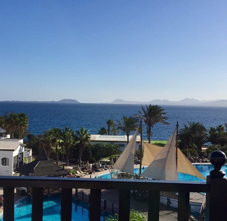 Ausblick von der großen Dachterasse im Hotel H10 Rubicón Horizons Collection