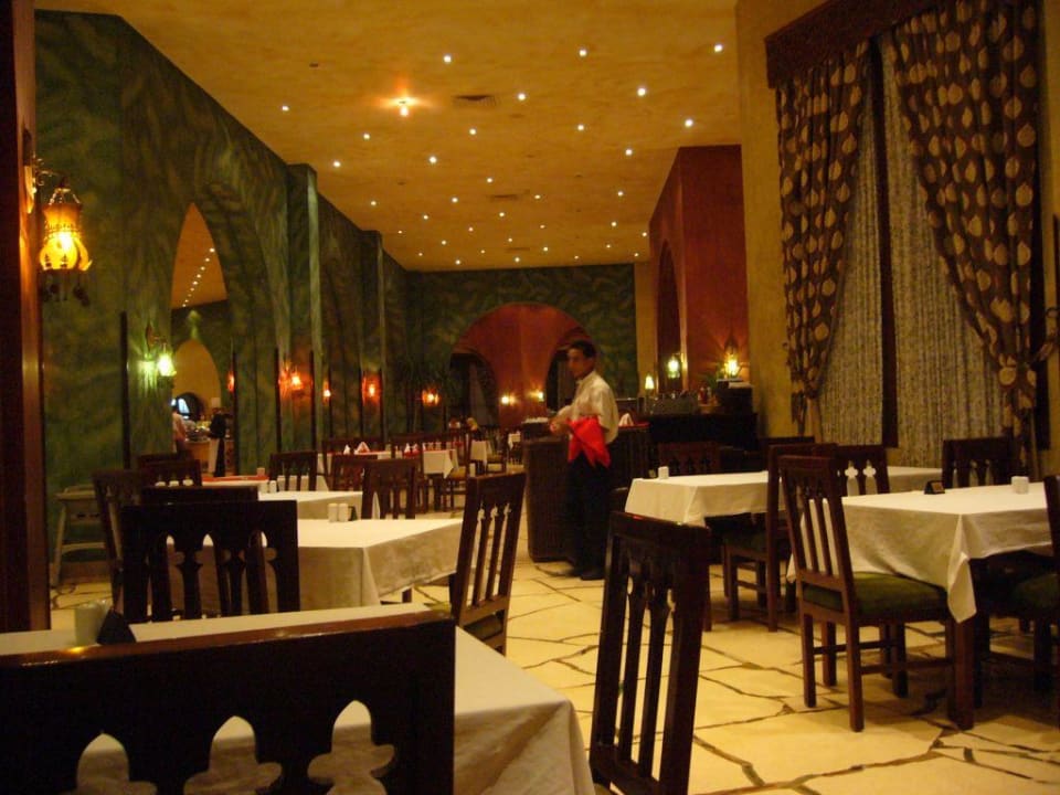 Główna restauracja hotelowa SUNRISE Royal Makadi Resort