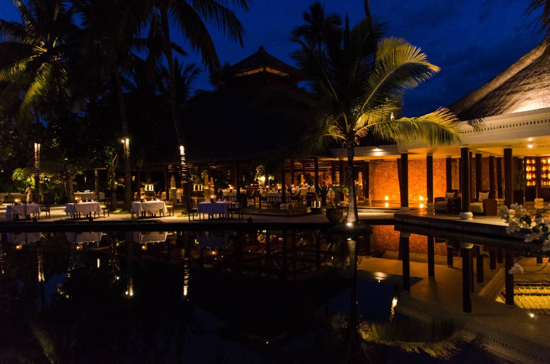 Abendessen im Freien Hotel The Oberoi Lombok