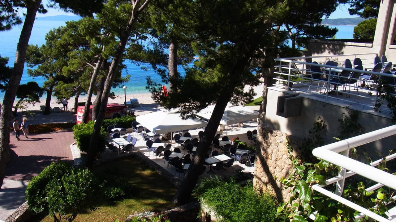 Teil der Außenterrasse Bluesun Hotel Soline