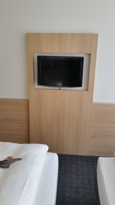 TV-Gerät-Seite H+ Hotel Darmstadt