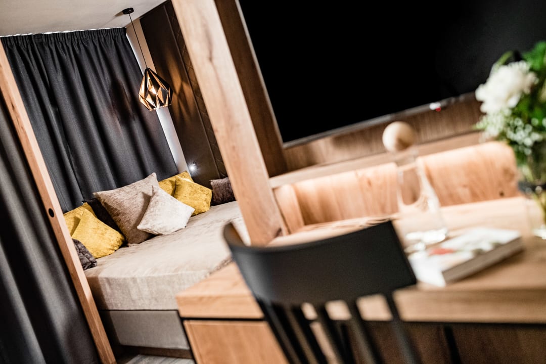 Zimmer SONNENBERG | Panorama Dolomites Wellbeing