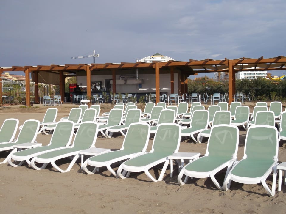 Morgens 9 Uhr am Srand Port Nature Luxury Resort & Spa