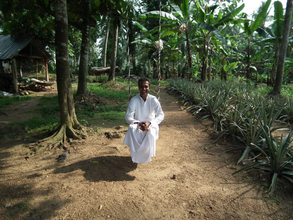 "Beachboy" Anura mit langem Hemd Mermaid Hotel & Club