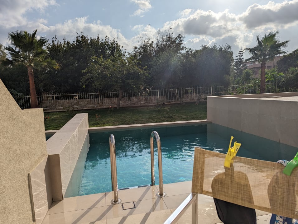 Pool Vantaris Luxury Beach Resort