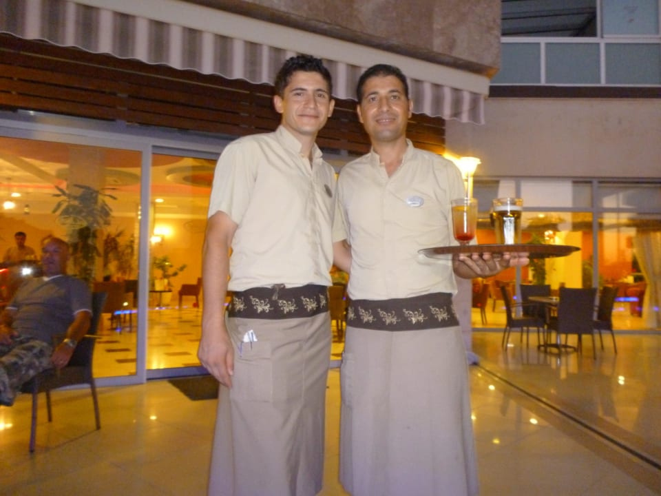 Mehmet & Ibrahim die Besten in der Fancy Bar  Alaiye Resort & Spa